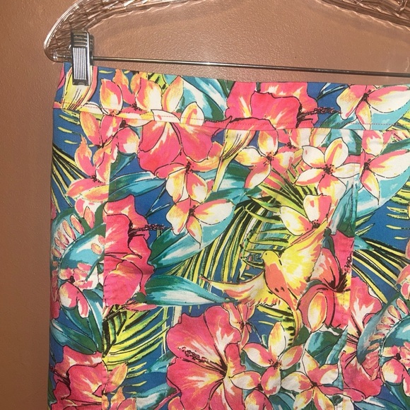 Ann Taylor Loft  Bird Floral Tropical Print Denim Pencil Skirt Size 4 NWOT - Picture 2 of 6